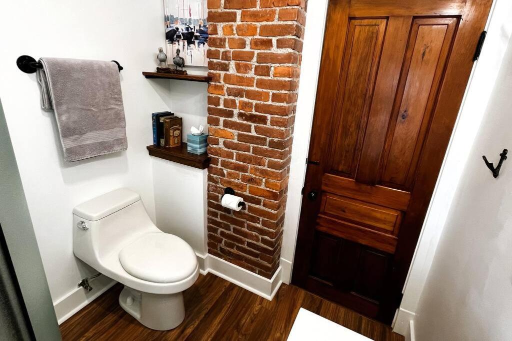 Fiesinger House - Private 3-bd Unit In Historic Home, Downtown *