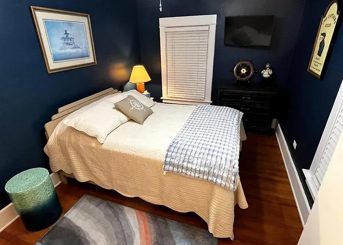 Fiesinger House - Private 3-Bd Unit In Historic Home, Downtown Sandusky